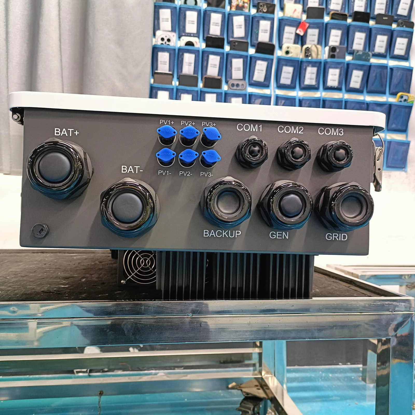Three-phase 6–20 kW packaging references · Connection detail